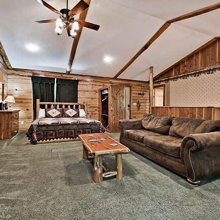 Вилла Secluded Cabin In The Woods! 1 Story Юрика Спрингс Экстерьер фото